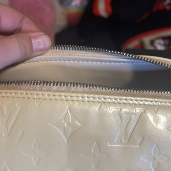 Lv Purse - Picture 5 of 11